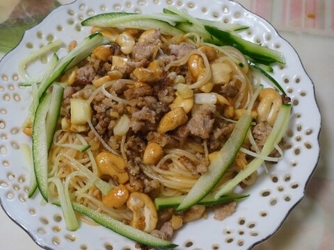 カシューナッツとひき肉のソーメン